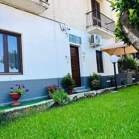 B&B Paola City Panzió 3*